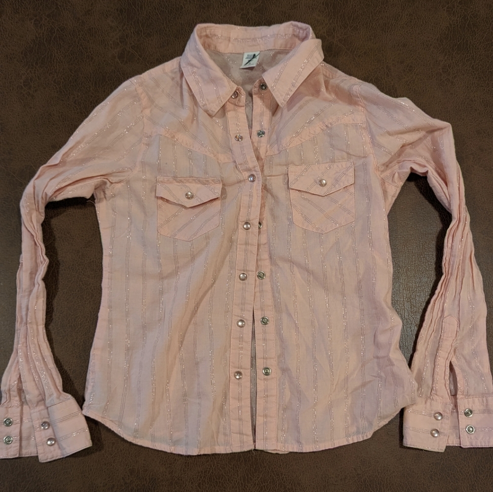 Retro girls long sleeve collar button up top. Girls size 10.